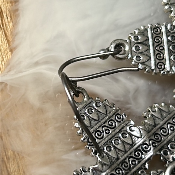 🖤Abalone shell based statement earrings - Picture 7 of 11